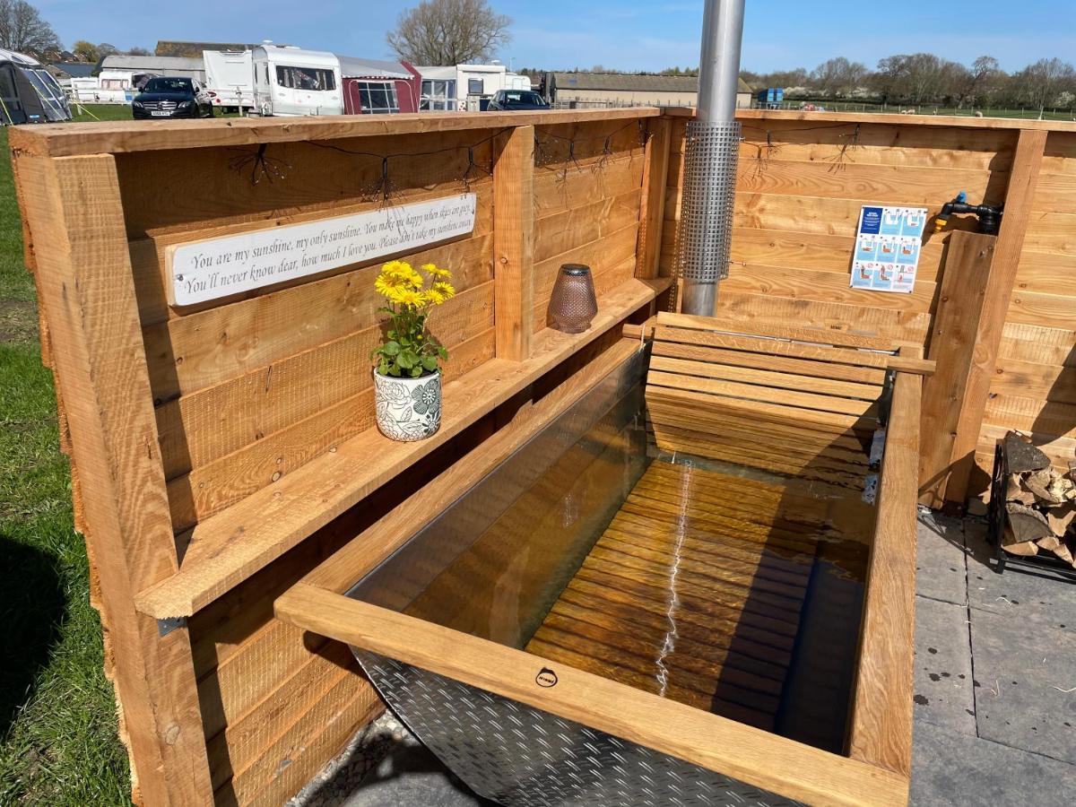 Abbey Farm Luxury Glamping Ξενοδοχείο Rhuddlan Εξωτερικό φωτογραφία